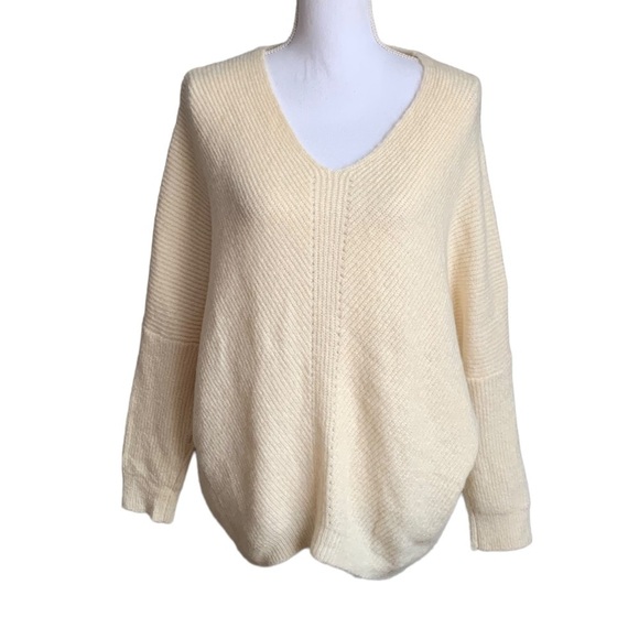 Dreamers by Debut Cream Sweater size S/M - Picture 13 of 14
